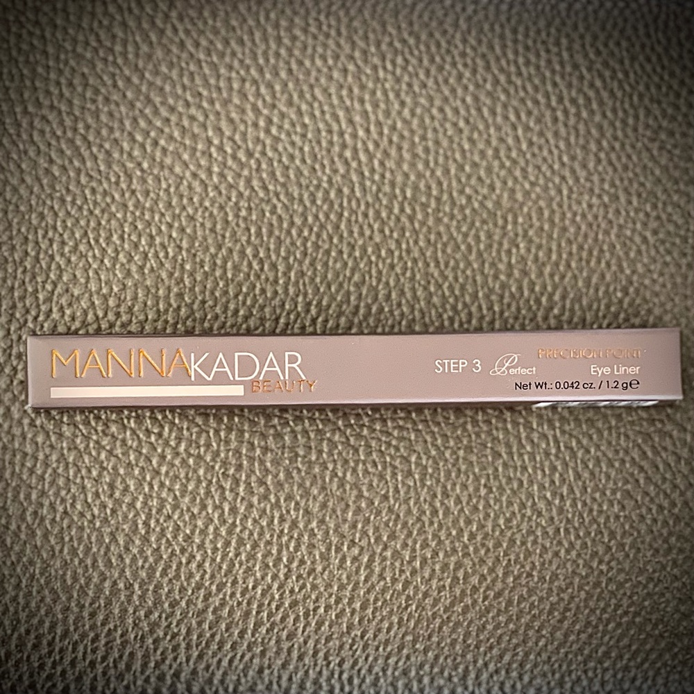 COPY - EYELINER PEN Manna Kadar Precision Point Eye Liner